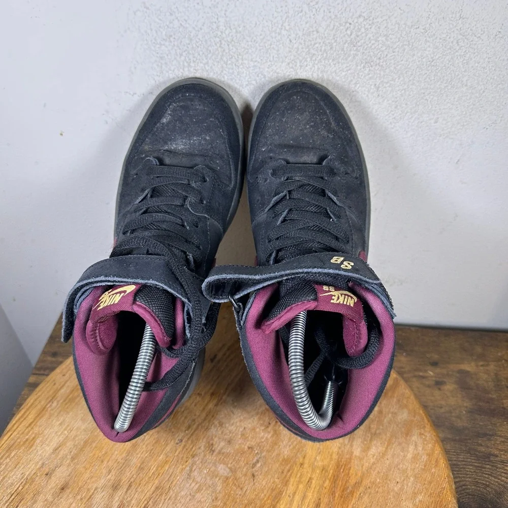 Nike SB Dunk Mid Pro Black Noble Red Suede Skate Shoes 314383-060 Womens 7.5